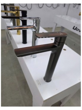 Смеситель для раковины Uovo AH01033Y